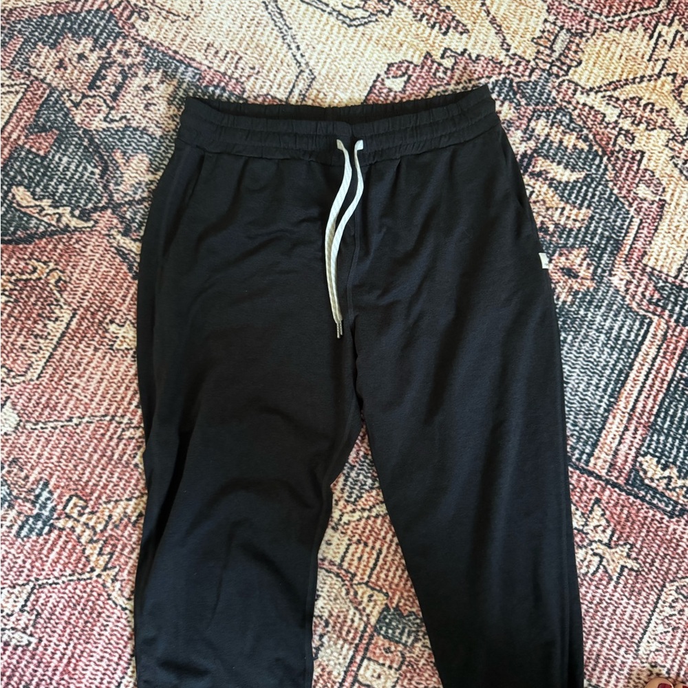 Vuori Women's Black Jogger Pants